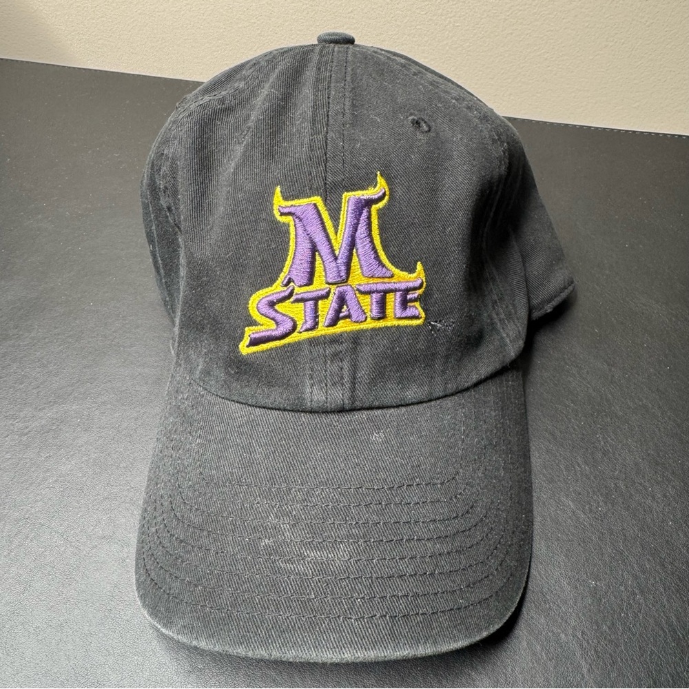 University of Mankato fitted hat, size XL